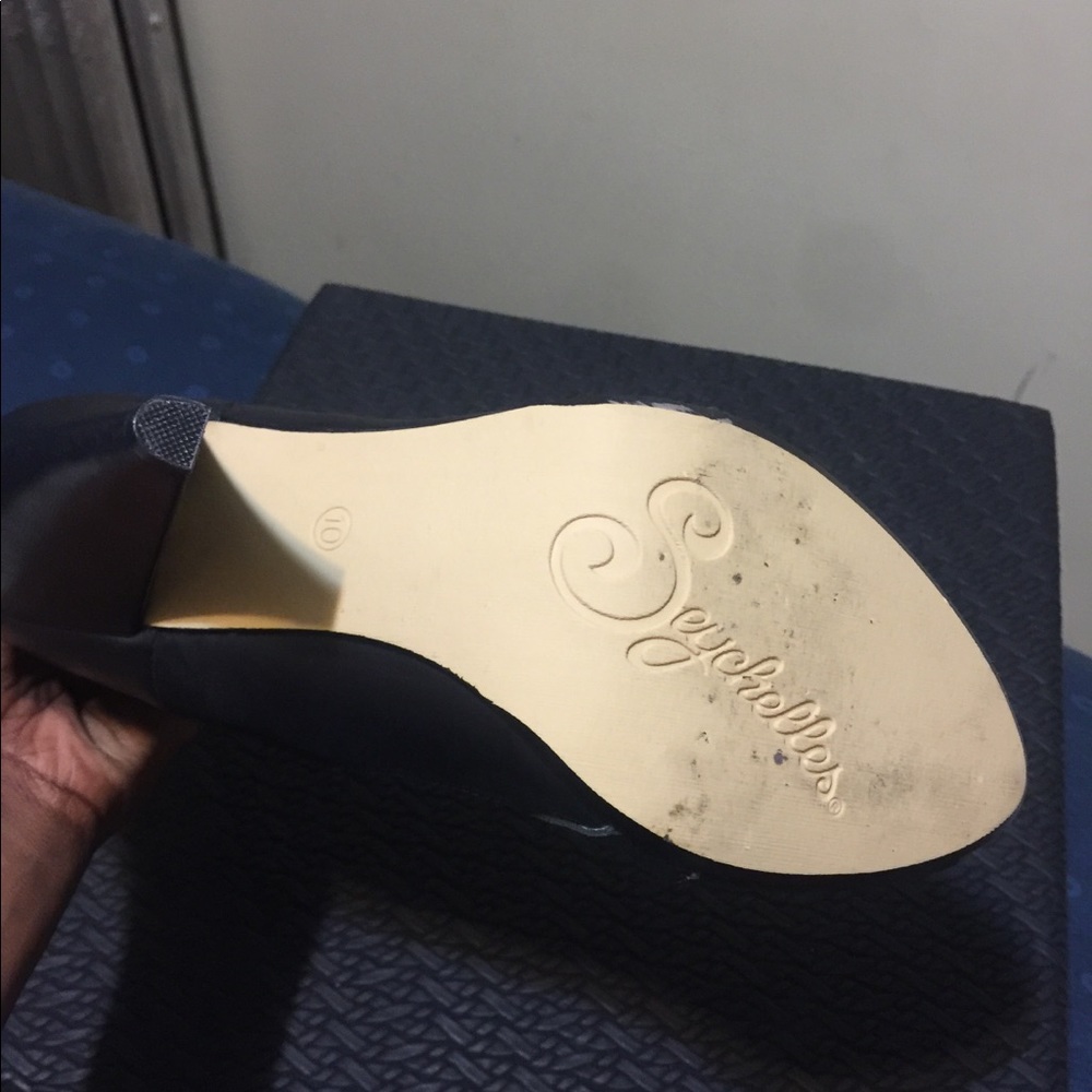 Beautiful shoes. - Picture 4 of 6
